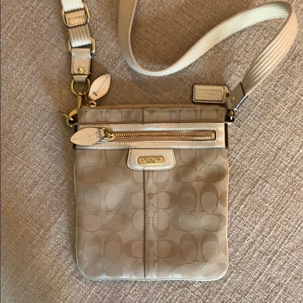 like new! coach crossbody